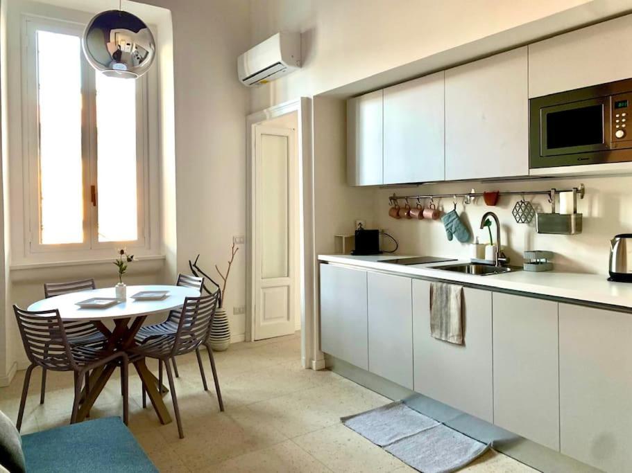 Stylish Flat In Porta Romana-fondazione Prada Apartment