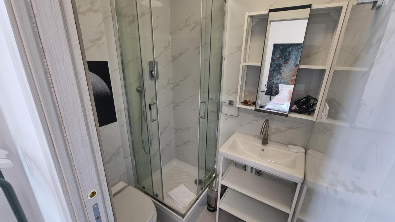 Casa Storica Piazza 5 Giornate Guest house