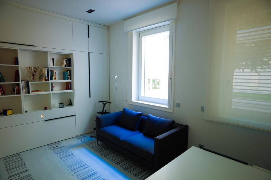 Stylish Mini In The Heart Of Apartment