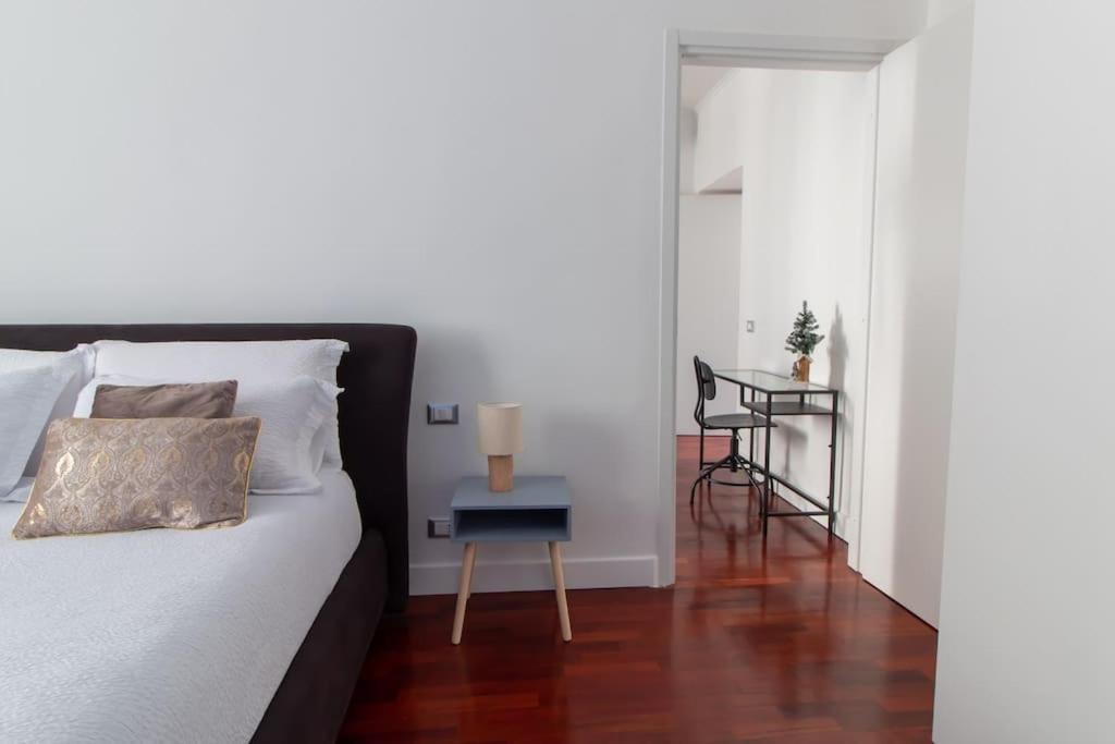 Exclusive Plus Parking Apartment Milan