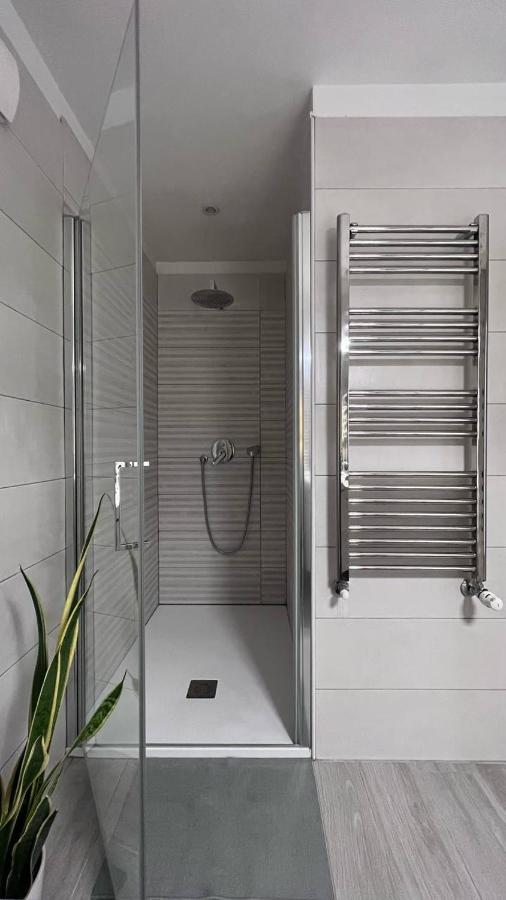 Life Is Beautiful Design Loft Navigli Romolo, Netflix, Wifi, Ac And Street Parking Apartment *