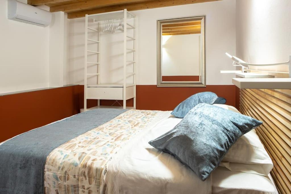 Comfortable Flat In Porta Romana Apartamento Milão