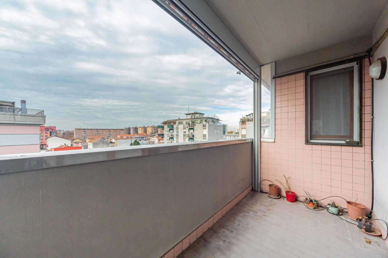 Cozy Apt - Private Parking & Terrace Milan