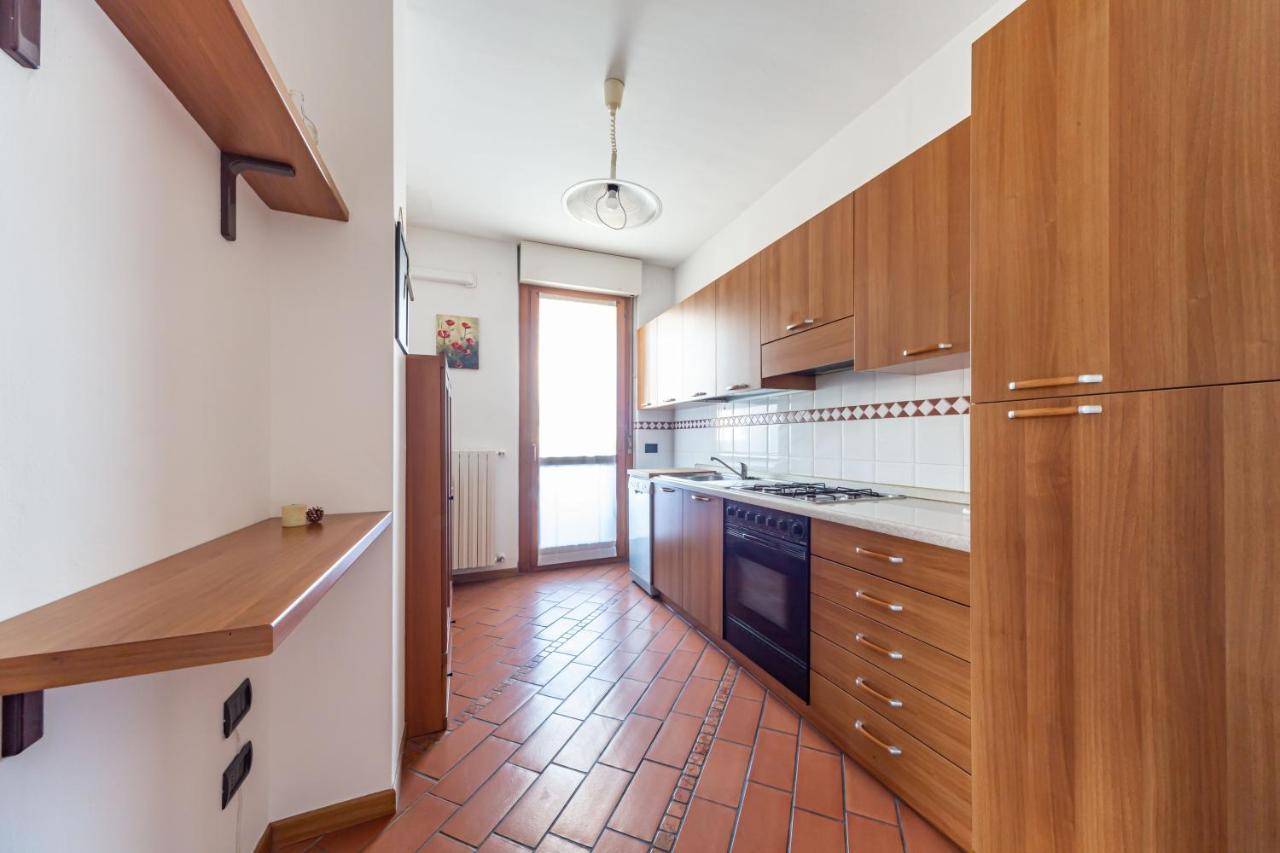 Apartment Cozy Apt - Private Parking & Terrace Milan