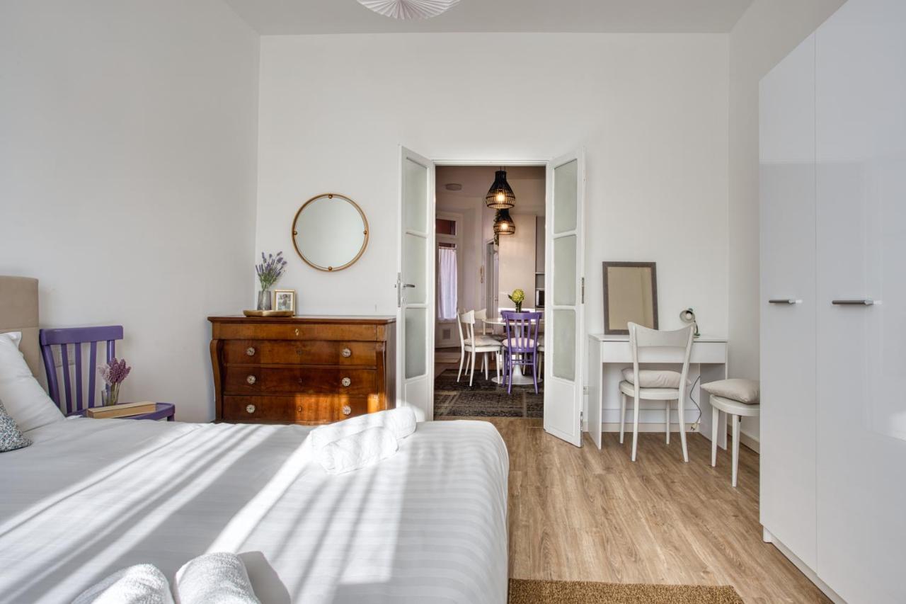 Apartment Joivy Chic Flat In De Angeli Milan