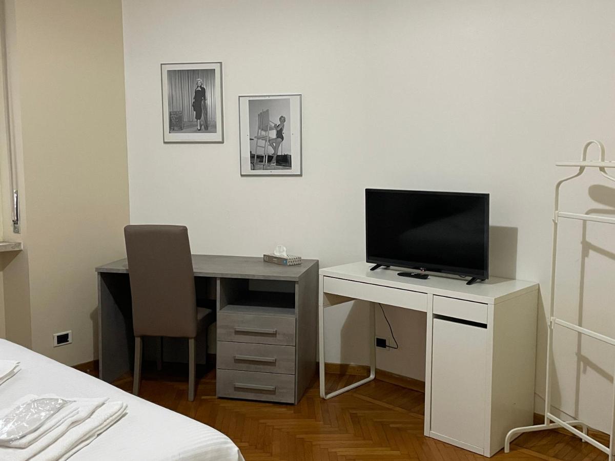 Apartment City House Viale Murillo Milan