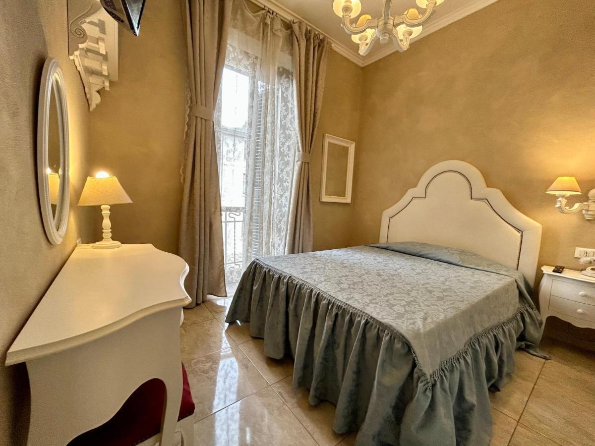 Boutique Calais Hotel