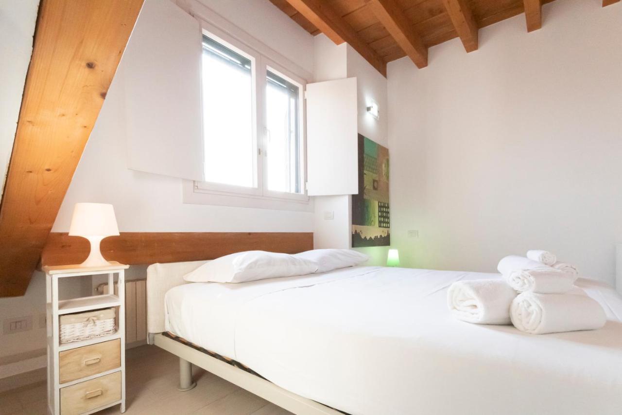 Apartamento Mansarda Cola Milão