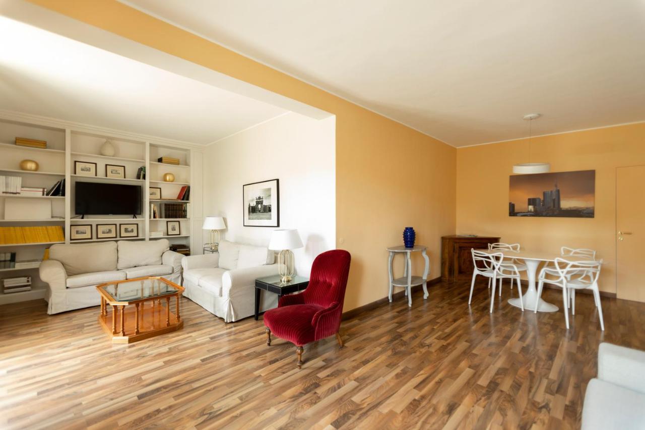 Montenapoleone - Sant Andrea Charme Penthouse Apartamento