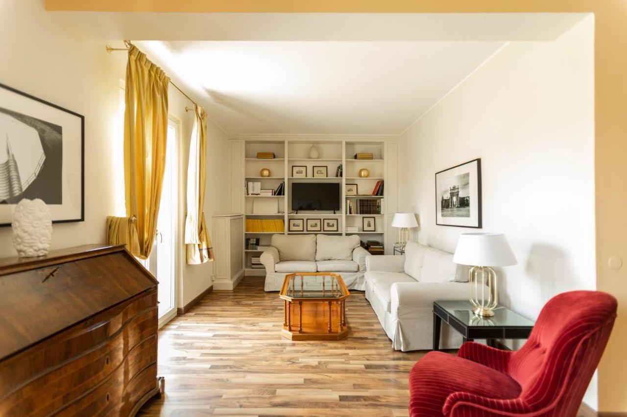 Apartamento Montenapoleone - Sant Andrea Charme Penthouse Milão