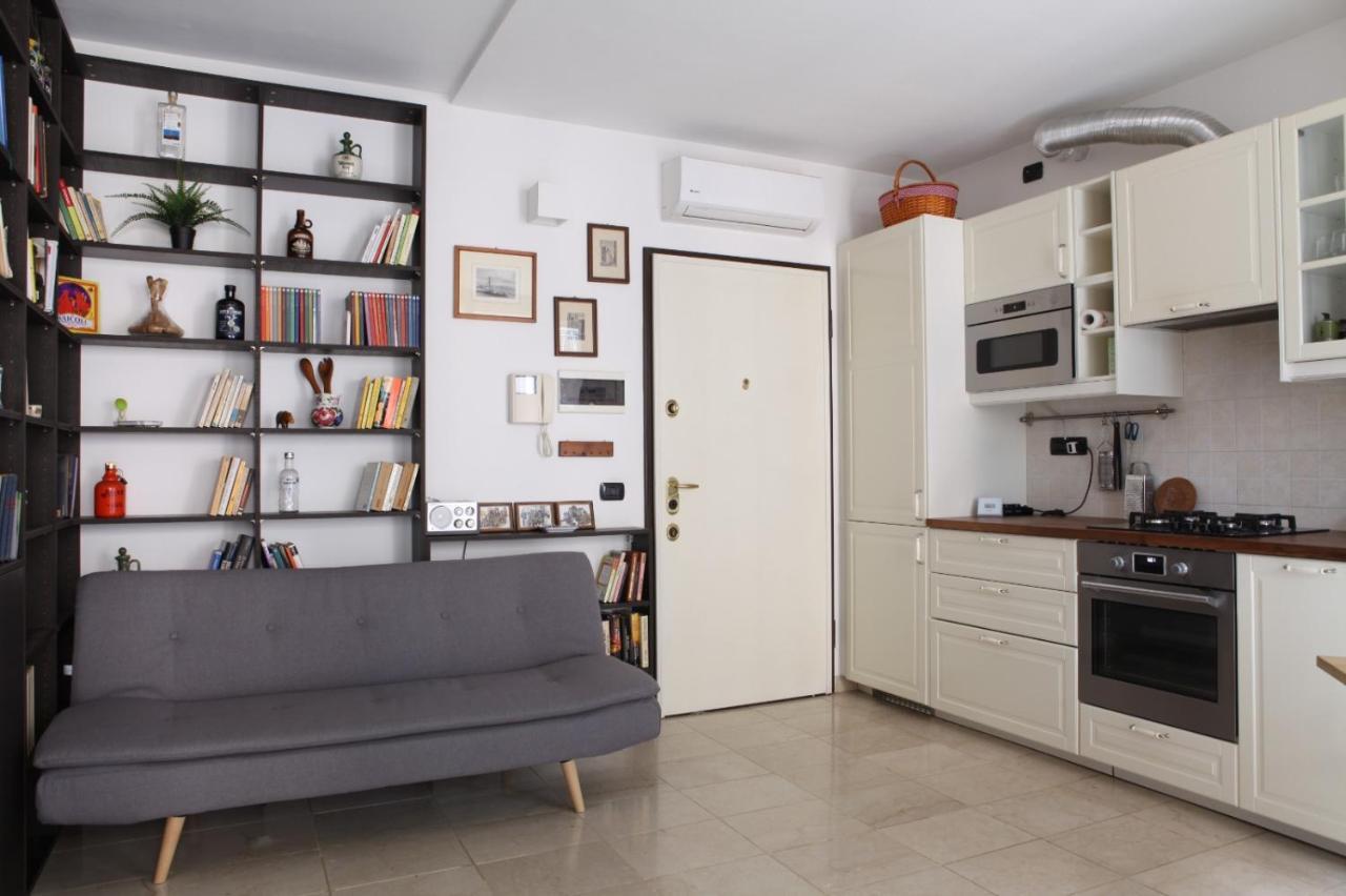 Apartment Terrace Close To Metro Station Milan