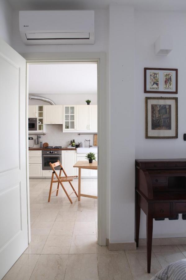 Terrace Close To Metro Station Apartment Milan