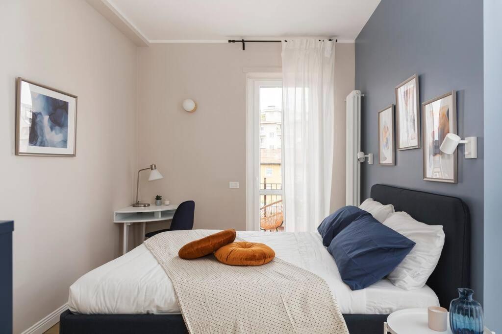 Blue & Orange House Lovely Modern * Milano