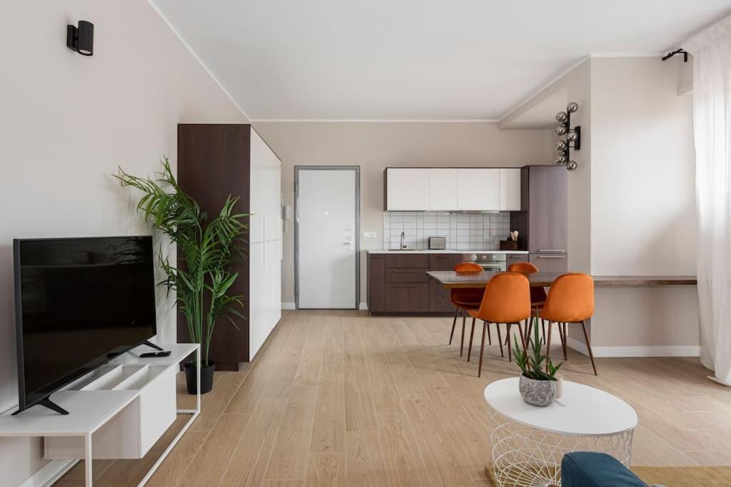 Blue & Orange House Lovely Modern Appartamento