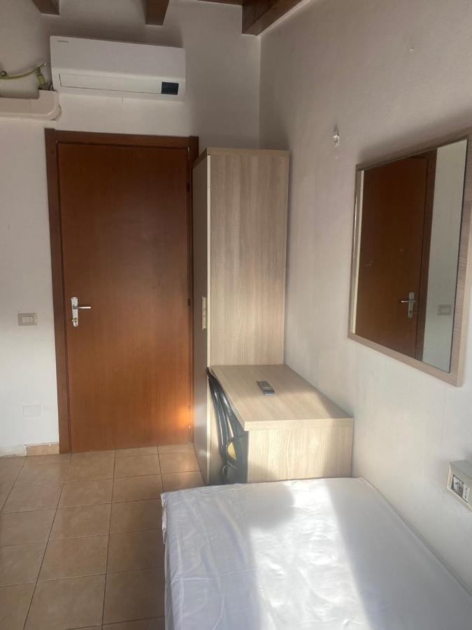 Mrhostel