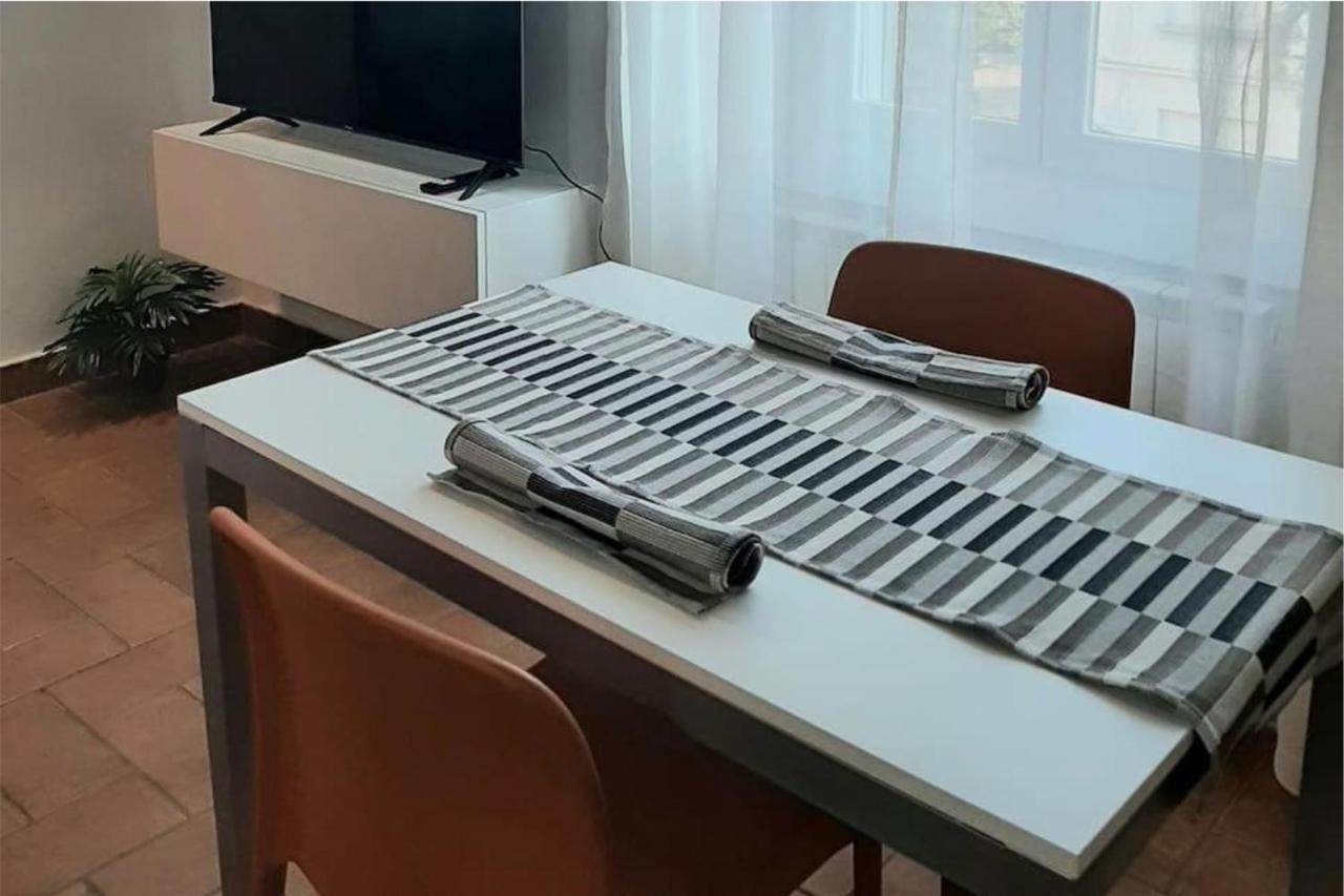 Il Rifugio Sui Navigli Con Garage Privato Gratuito Aria Condizionata & Wi-fi Apartamento Milão