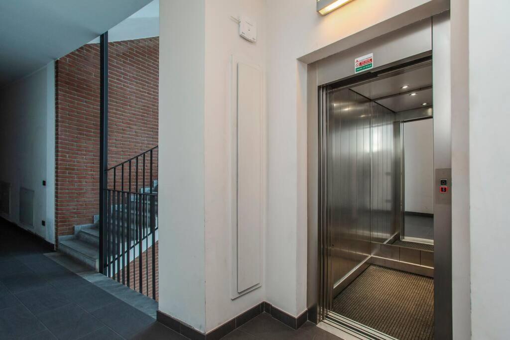 Apartamento Stazione - Nuovo E Moderno Appartamento. Milão