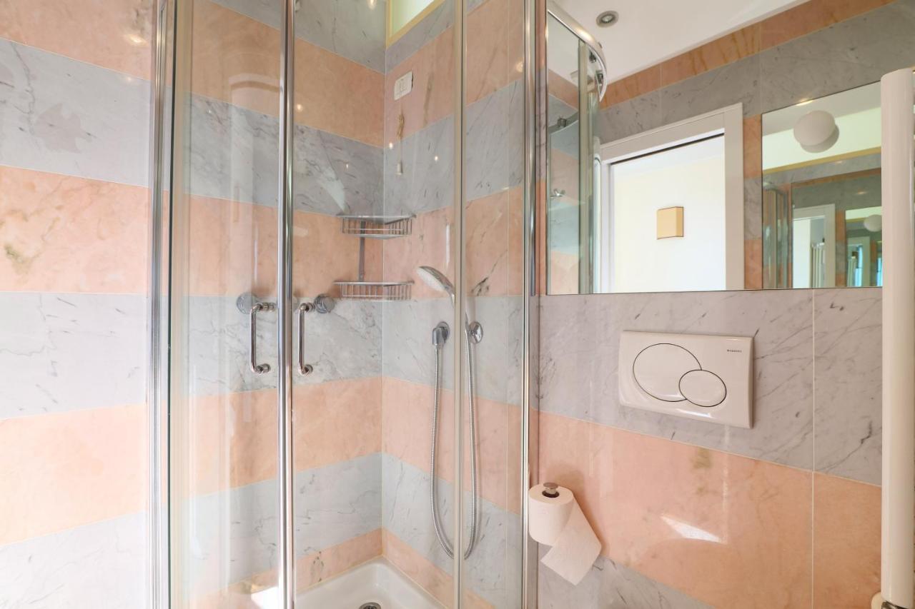 Lux Penthouse Palestro * Milan