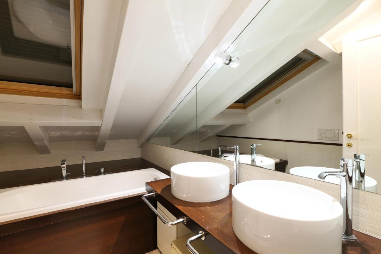 Lux Penthouse Palestro * Milan