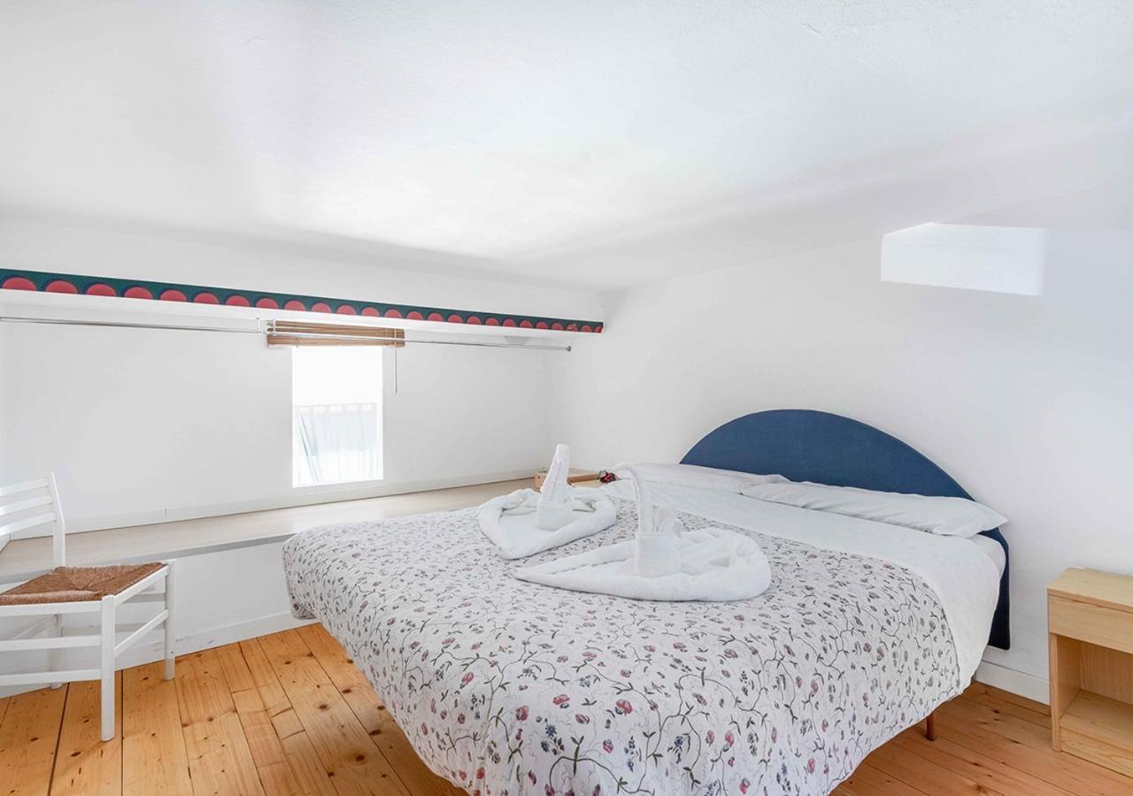 Apartment Duomo-linate Loft Free Parking Con Tv 50 E Wi-fi Milan