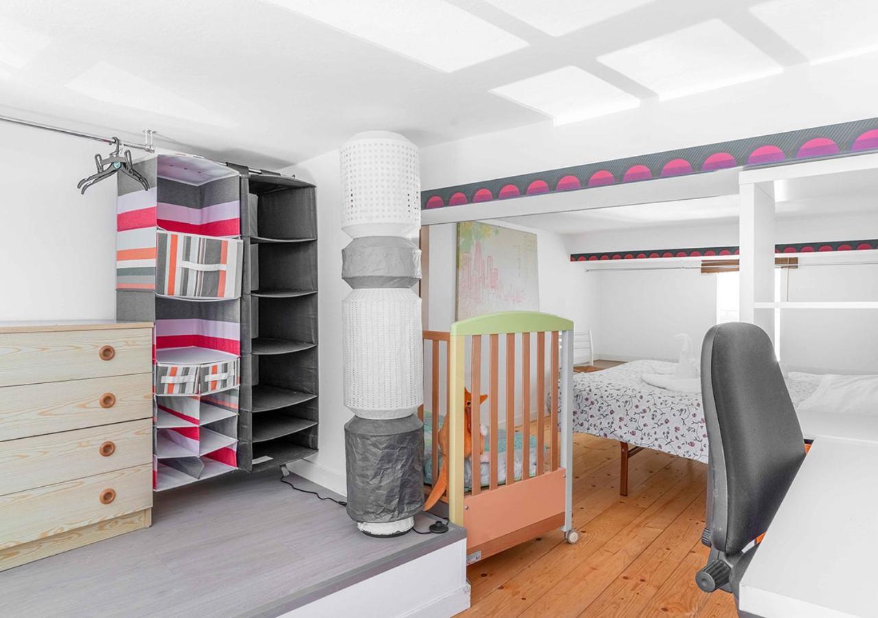 Apartment Duomo-linate Loft Free Parking Con Tv 50 E Wi-fi Milan