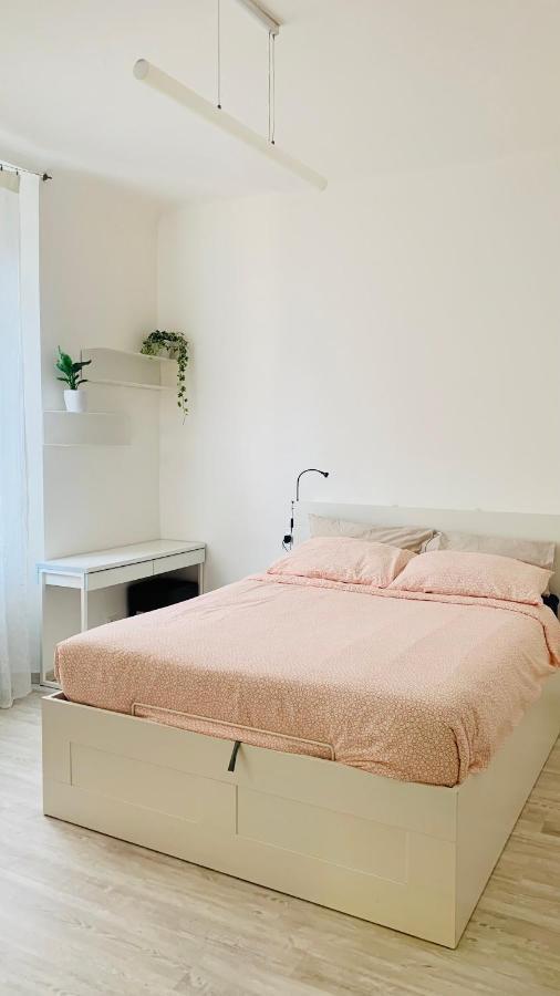 Apartment 21 *