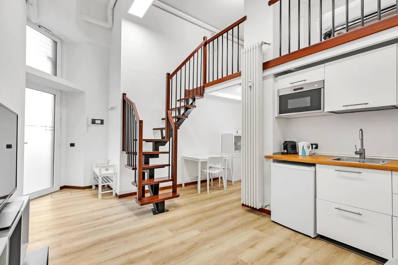 Loft Daiquiri Nel Centro Di Milano, Via Sottocorno, Porta Vittoria * Milan