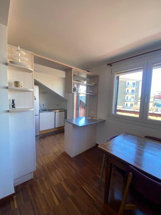 Quiet Cozy Attic Isola District Milan