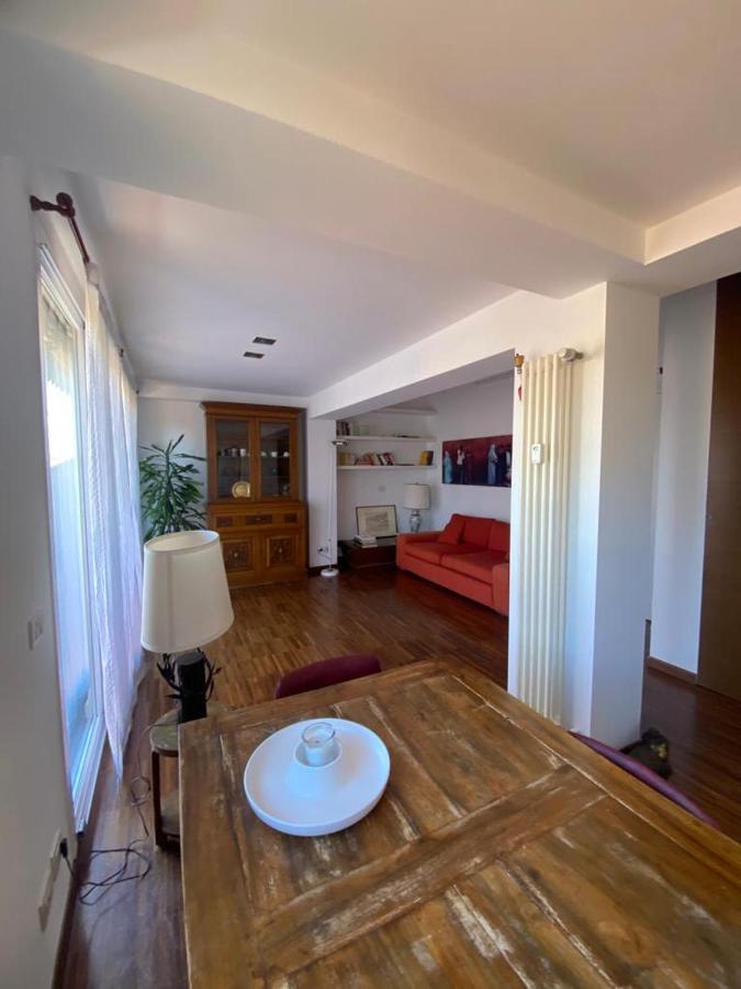 Apartment Quiet Cozy Attic Isola District