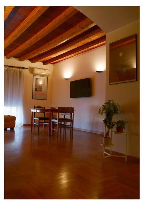 Urban House - Elegant Apartment Brera Milan Center Milano