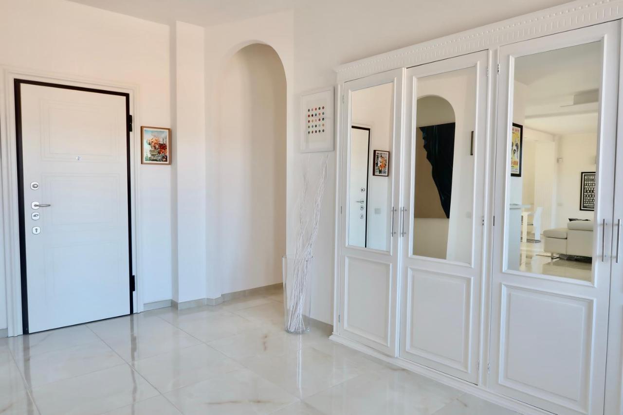 Lux 180sqm Flat - Entire Last Floor Apartment Milan