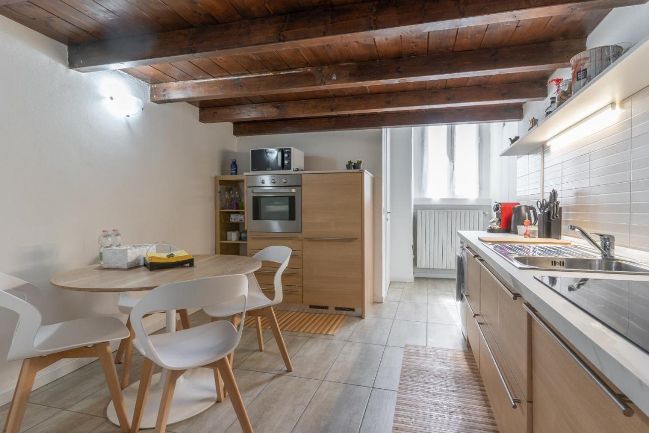 Street Affori Apartamento *