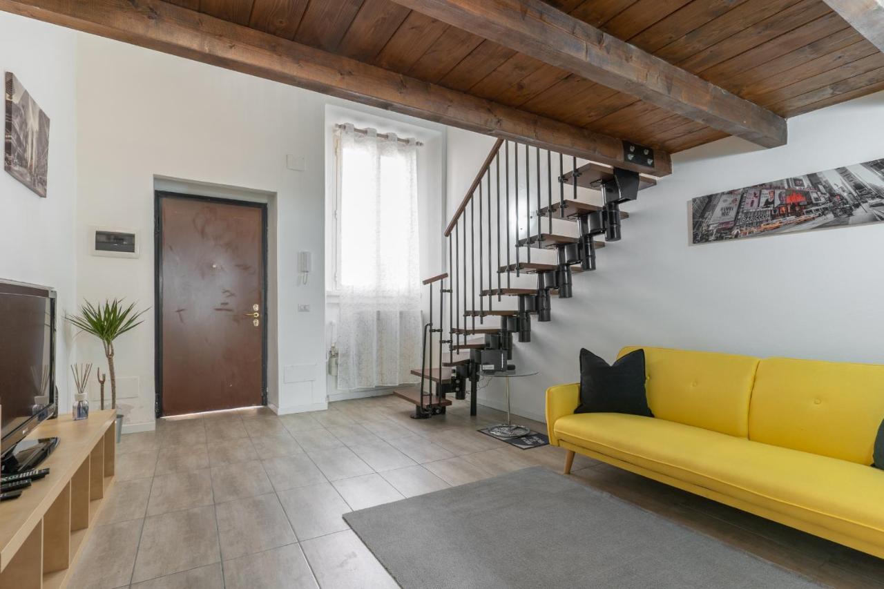 Street Affori Apartamento *