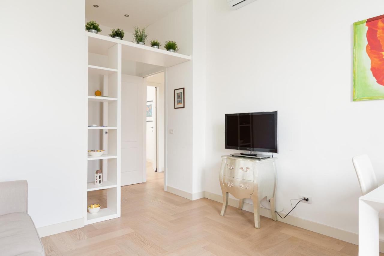 Milano- Darsena And Navigli Area! Cozy Apt!