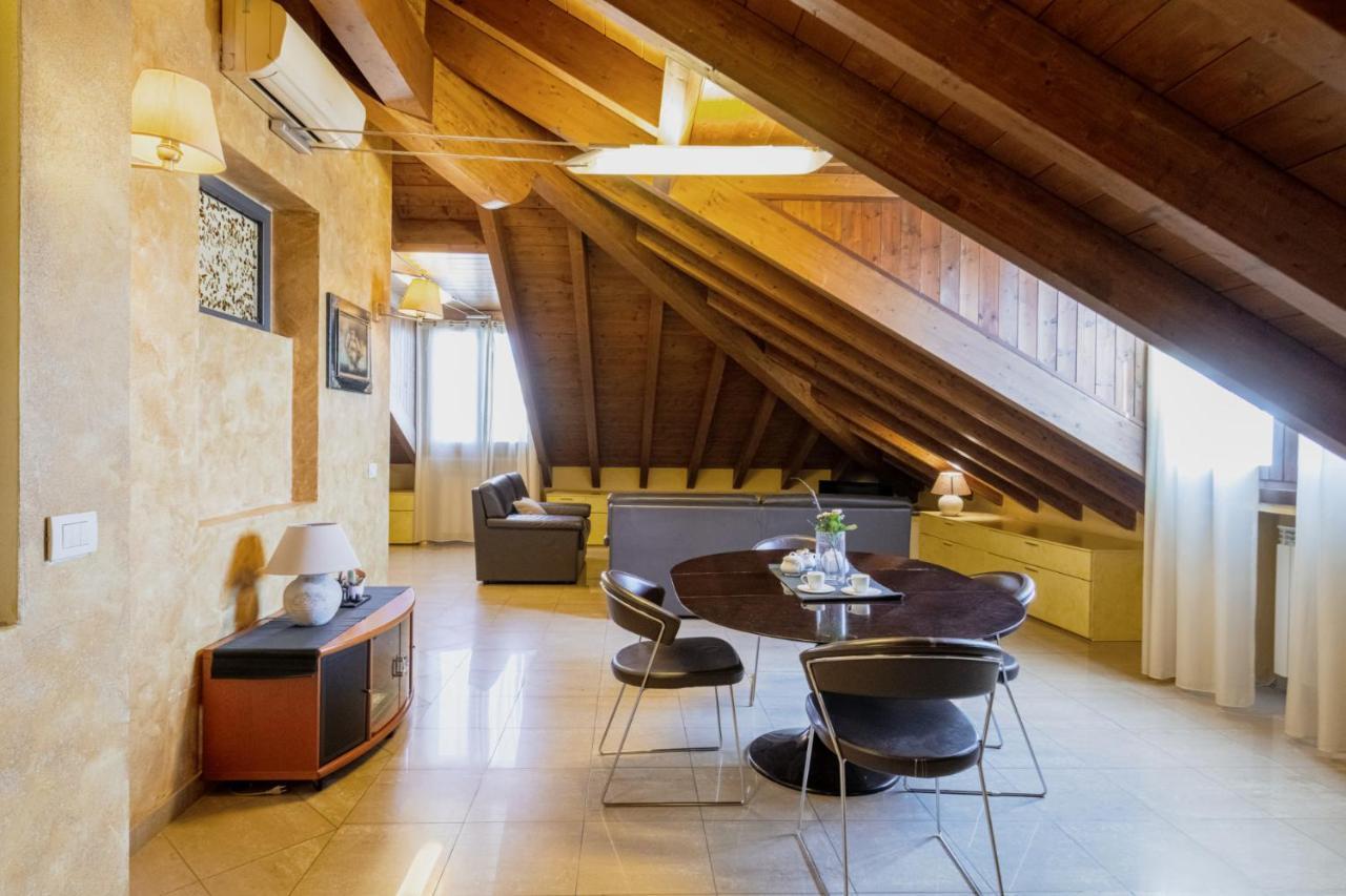 Apartment Easylife - Esclusivo Attico In S Babila Milan