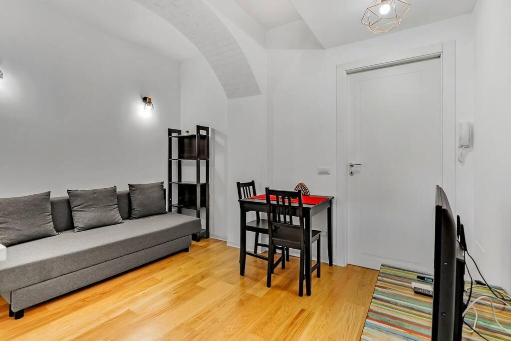 Alessia's Flat - San Luigi * Milan