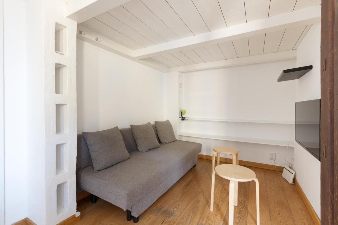 Budget Studio - 1,5 K Far From Citta Studi Apartment