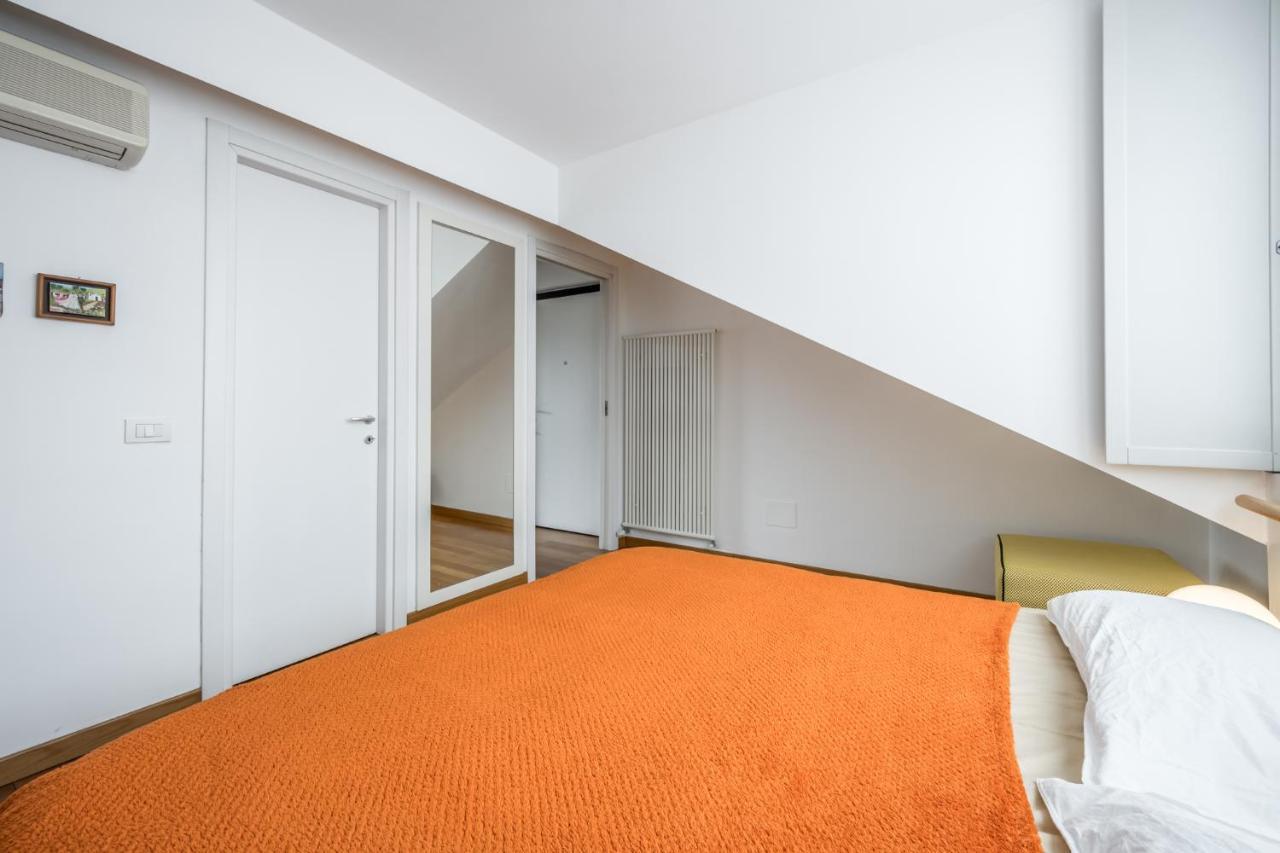 The Orange Attic - Navigli Area Apartment