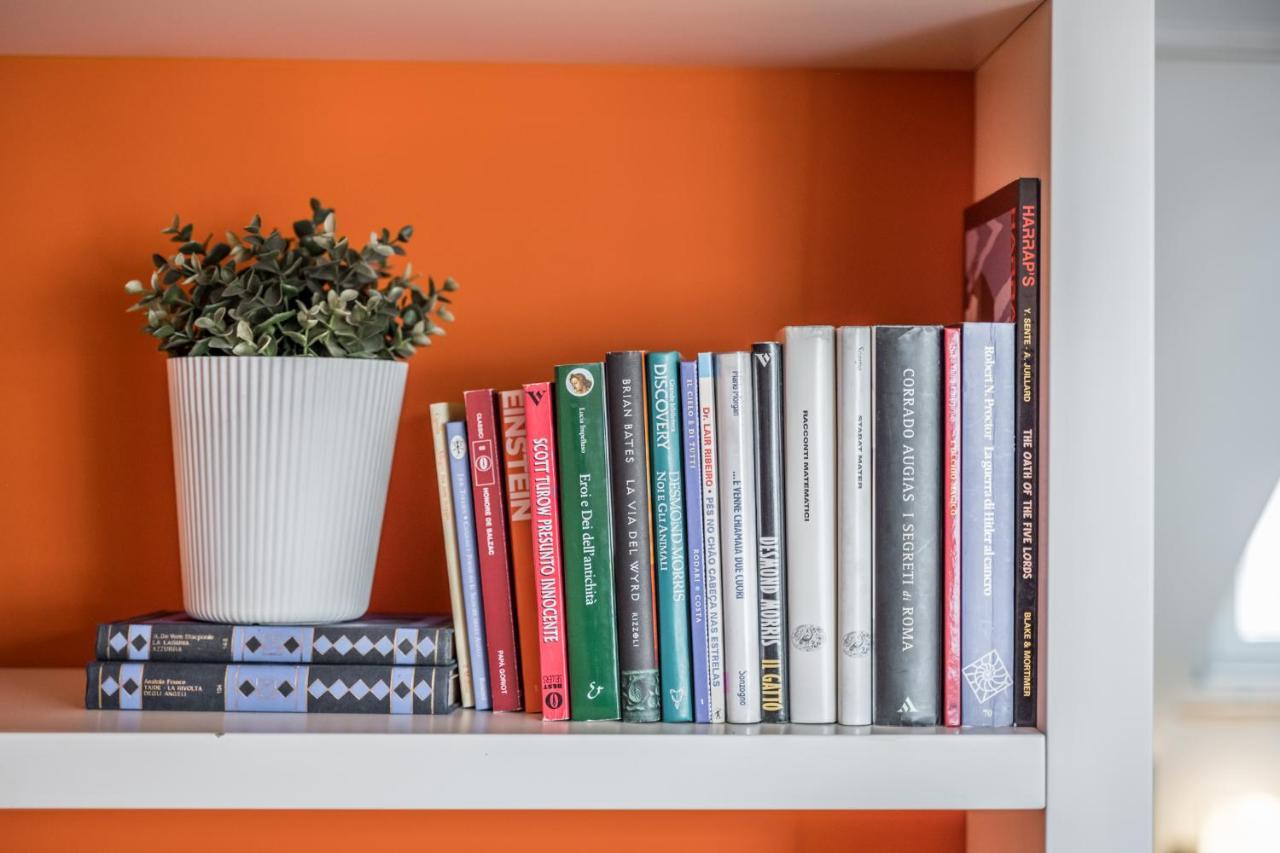 The Orange Attic - Navigli Area Apartment