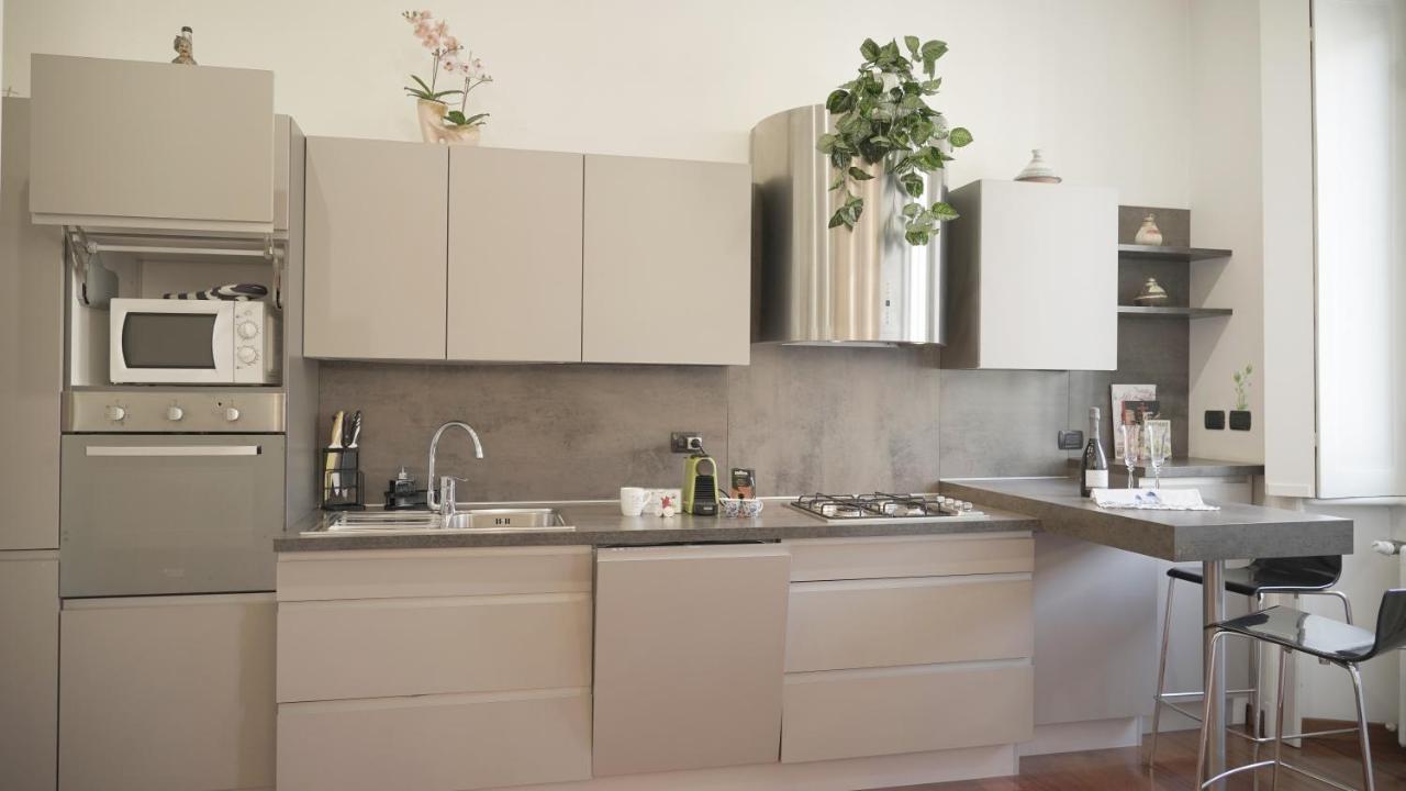 ****buenos Aires Luxury -5 Min. Duomo Apartment Milan