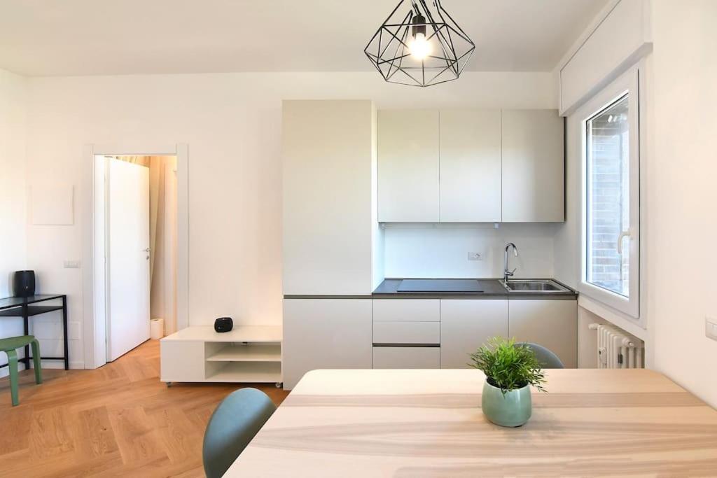 Apartment Luminoso Bilocale Con Terrazzino Milan