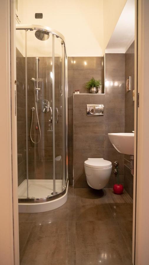 ****buenos Aires Luxury -5 Min. Duomo Apartment Milan