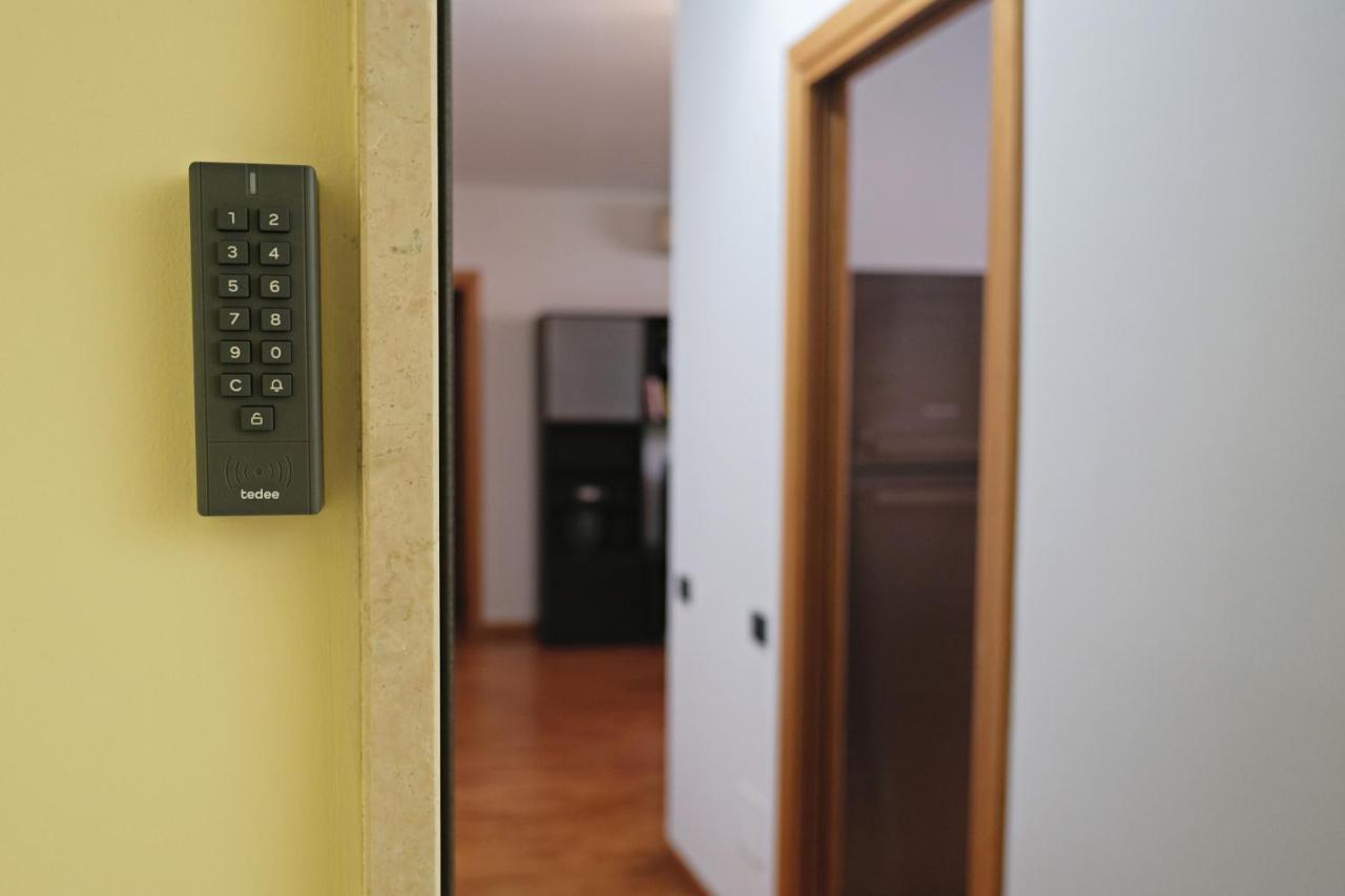 Bwr - Bilocale Con Terrazzo, Via Gonin Apartment