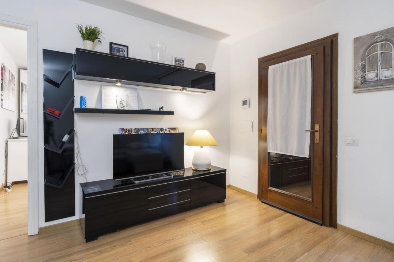 Cozy & Comfy In Navigli Area Milan
