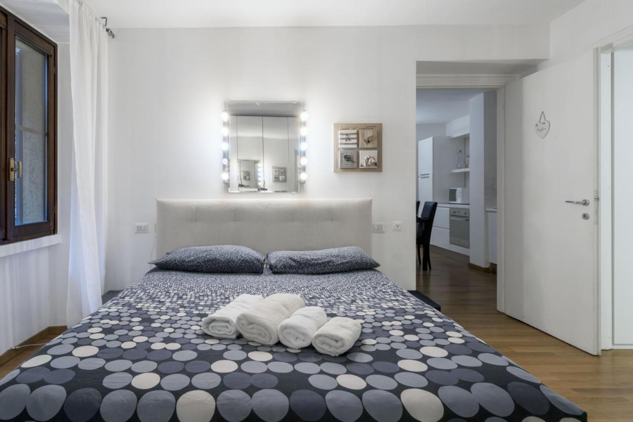 Cozy & Comfy In Navigli Area Apartment *