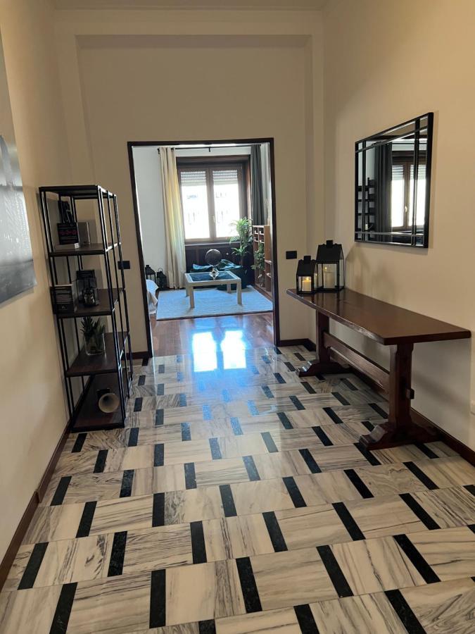 Rebecca's Collection: Repubblica Apartment Milan