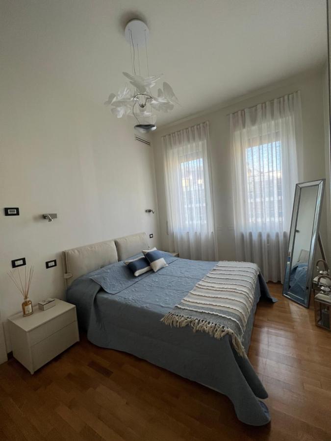 Rebecca's Collection: Manzoni Apartment