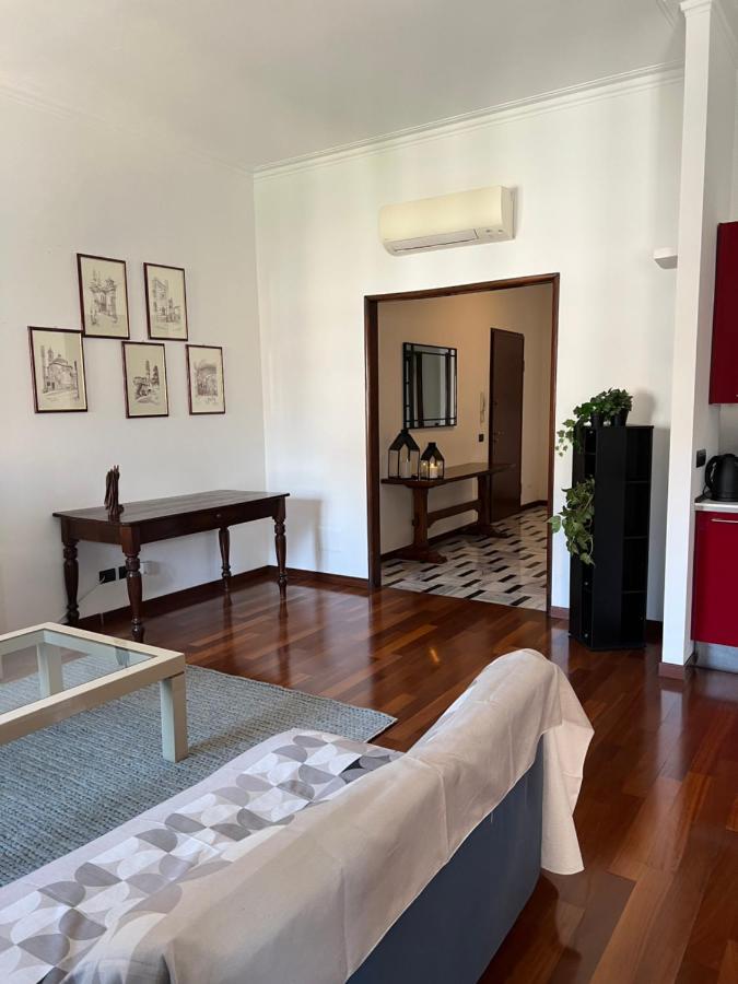 Apartment Rebecca's Collection: Repubblica Milan