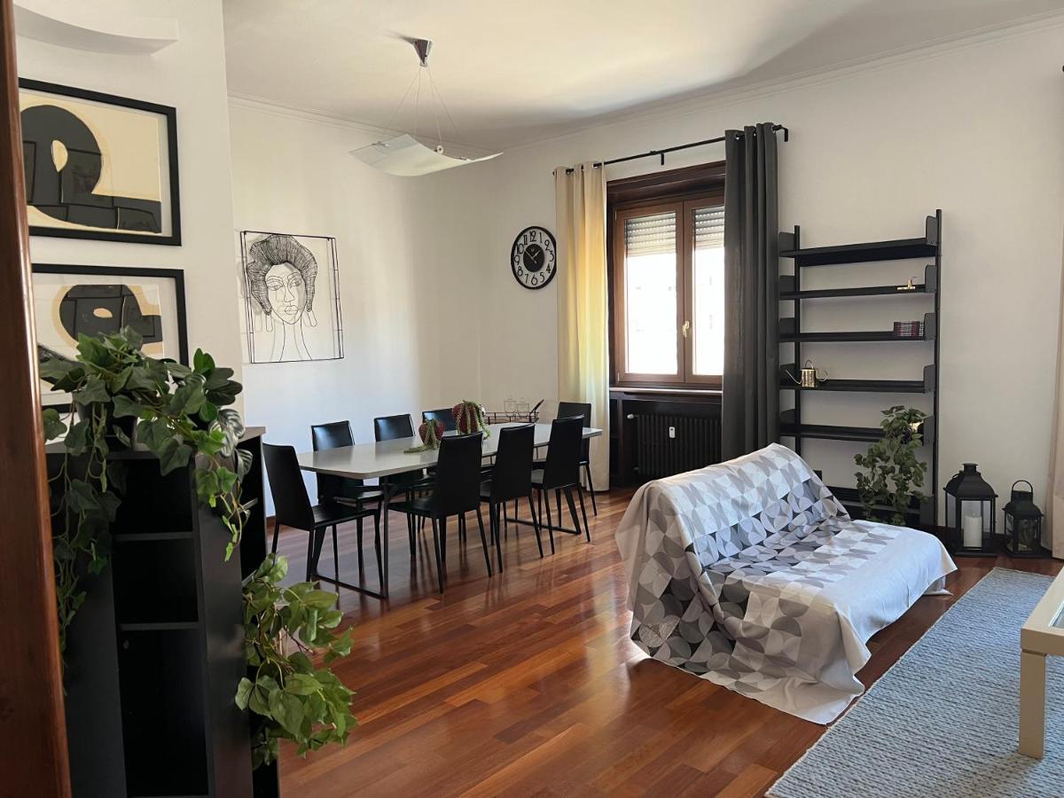 Rebecca's Collection: Repubblica Apartment Milan