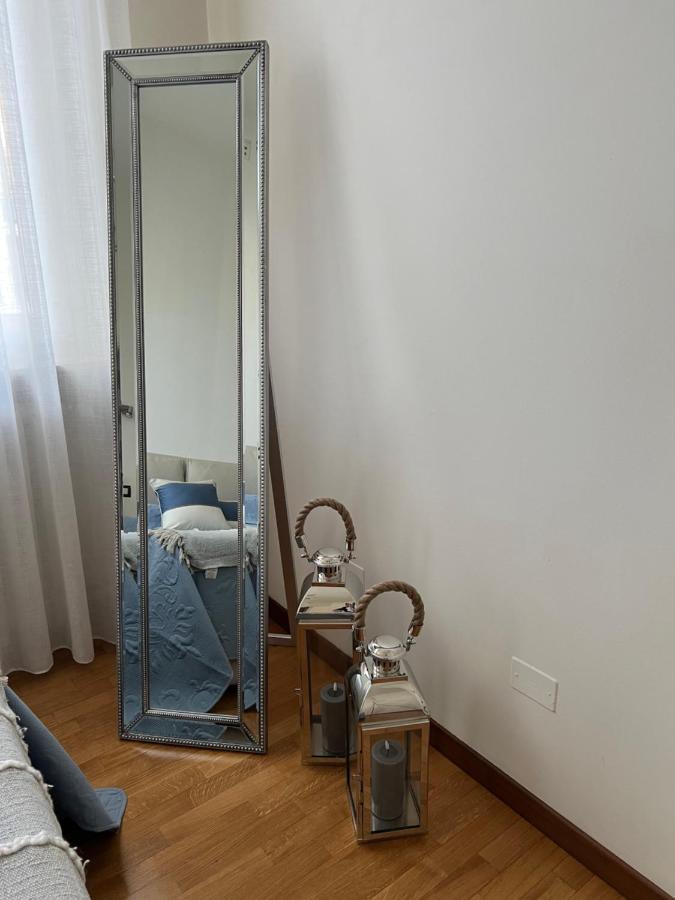 Rebecca's Collection: Manzoni Apartment